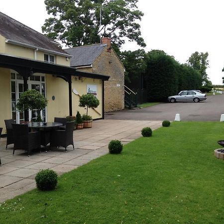 Millhouse Hotel And Riverside Restaurant Sharnbrook Zewnętrze zdjęcie